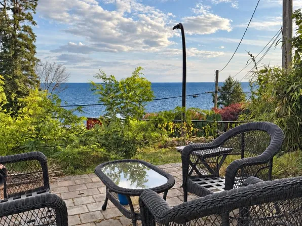 14 Marine Dr, White Rock, BC V4B 1B2