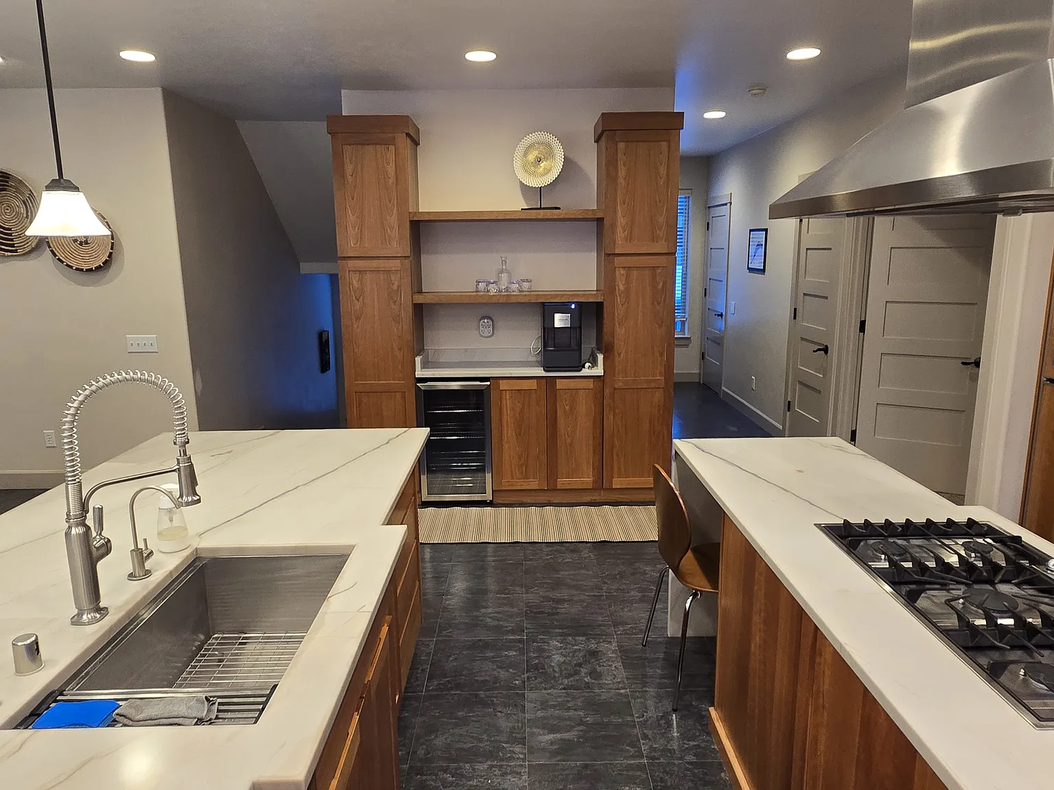 3 bed, 3.5 bath, 3100 sqft, $5,000 — Photo 4