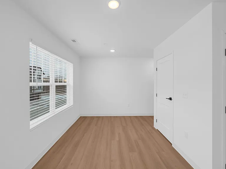 Launch Townhomes — Photo 6