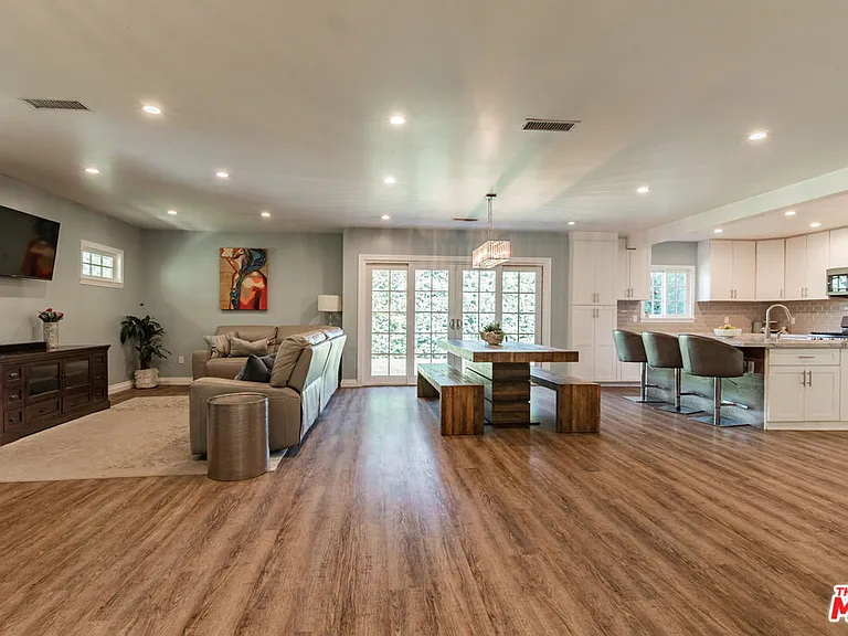 1500 Fairfield St — Photo 2