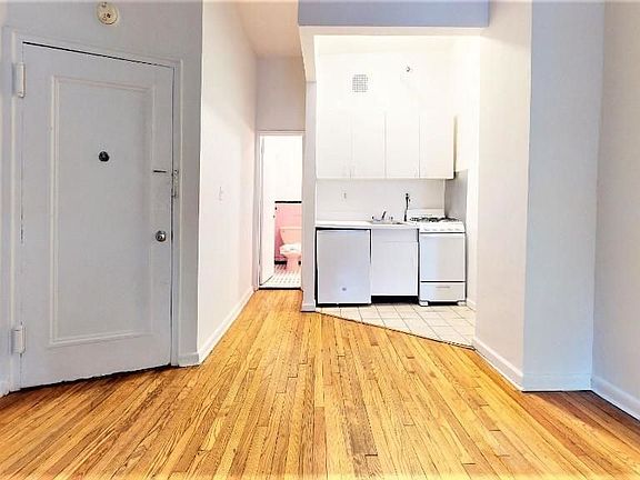 3rd image of 317 E 78th St APT 2C