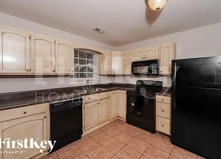 400 Crooked Creek Ln — Photo 5