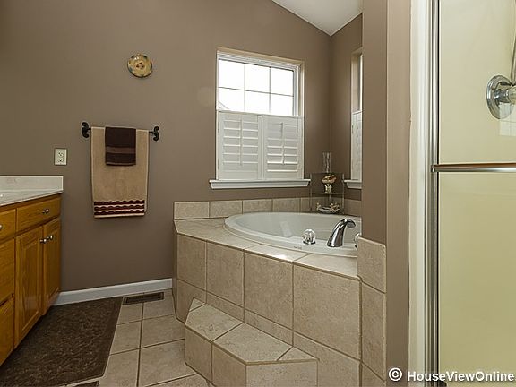 4th image of 620 Pleasant Lake Dr