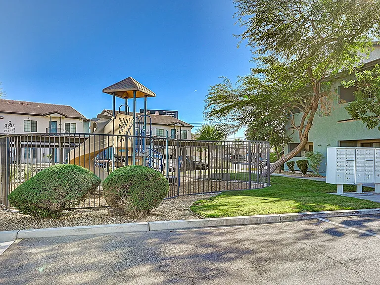 3905_Vegas Valley Dr-10