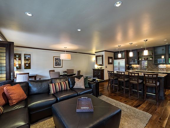 2nd image of 635 Lionshead Pl #280