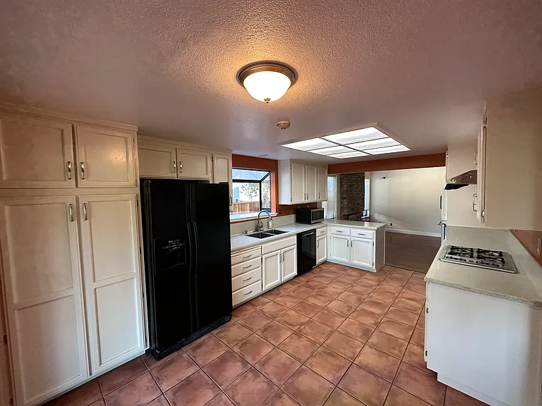 43663 Skye Rd — Photo 10