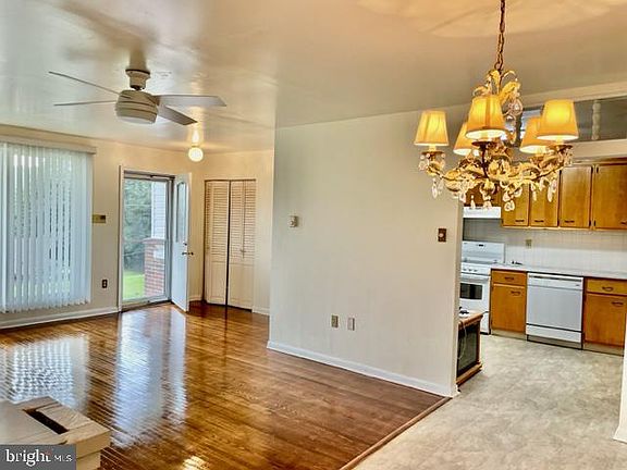 5th image of 701 W Washington St