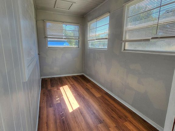 3rd image of 3351 SUNNYBROOK Avenue S