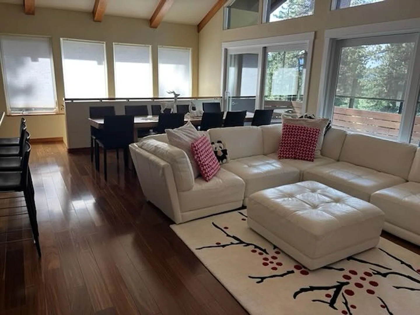Charming Private House With Filtered Lake View — Photo 2