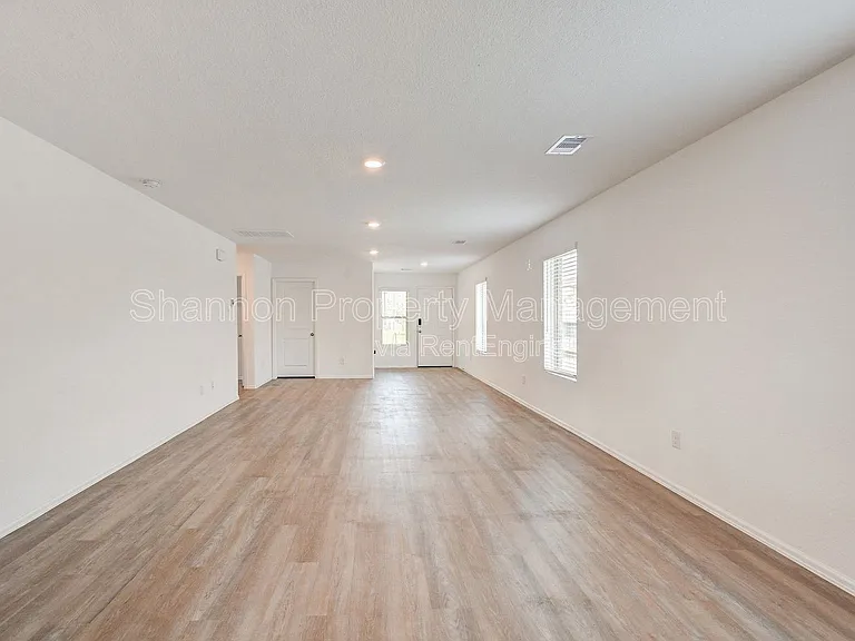 26735 Wilderye Cove Ln — Photo 4