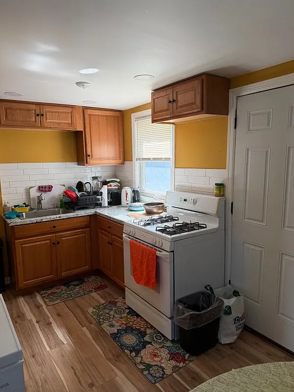 2 bed, 1.0 bath, 860 sqft, $1,800 — Photo 4