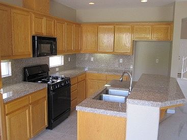 2nd image of 2913 Campbell Ln