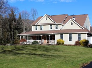35 Brook Valley Rd, Kinnelon, NJ 07405