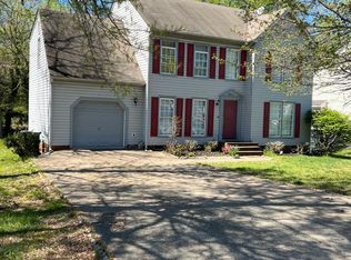 9512 Hungary Woods Dr, Glen Allen, VA 23060