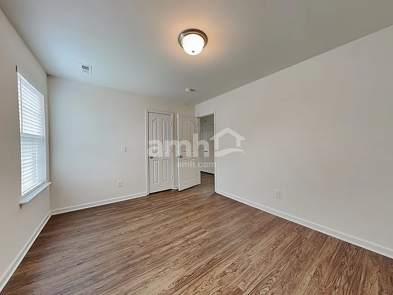 1882 Woodstone Dr — Photo 15