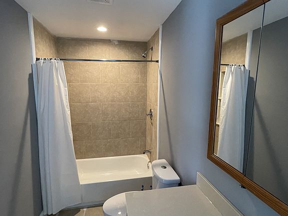 3rd image of 3434 N Capitol Ave #10