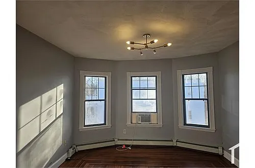 10 Norton St #3 Photo 1
