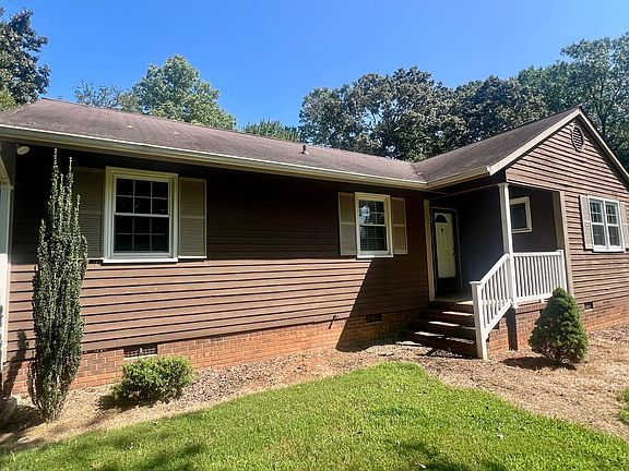2nd image of 805 Leigh Dr