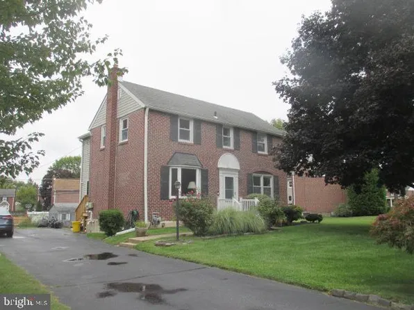 207 Indian Rock Dr, Springfield, PA 19064