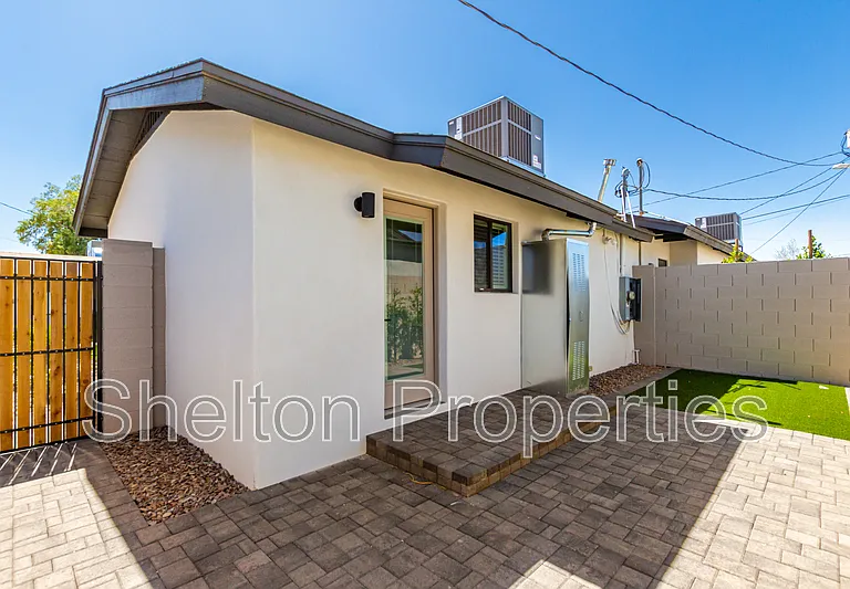 616 N 10th Ave #G — Photo 17