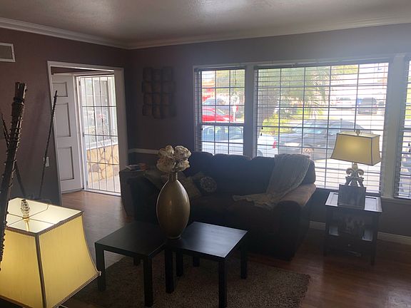 4th image of 1931 Palmgrove Ave #1