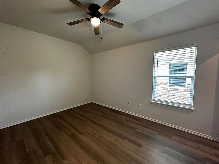 3715 Franks Way — Photo 11