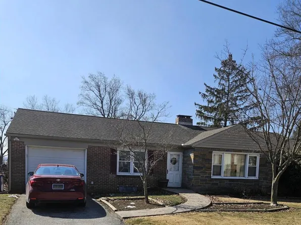 1698 Altland Ave, York, PA 17404