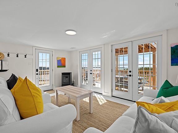 3rd image of 566 Little Harbour Rd