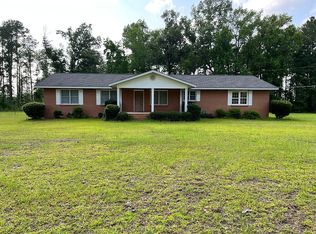 2605 E River Rd, Lumber City, GA 31549