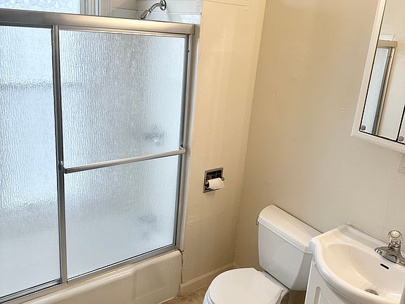 5th image of 506 S Walnut St APT C
