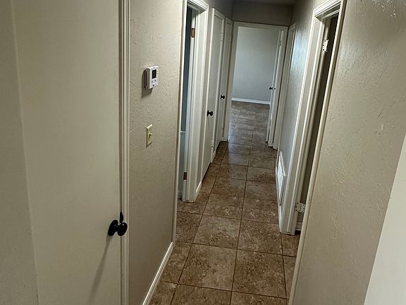 4th image of 1305 S Broadway Ave