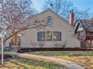 9 E Dartmouth Rd, Kansas City, MO 64113