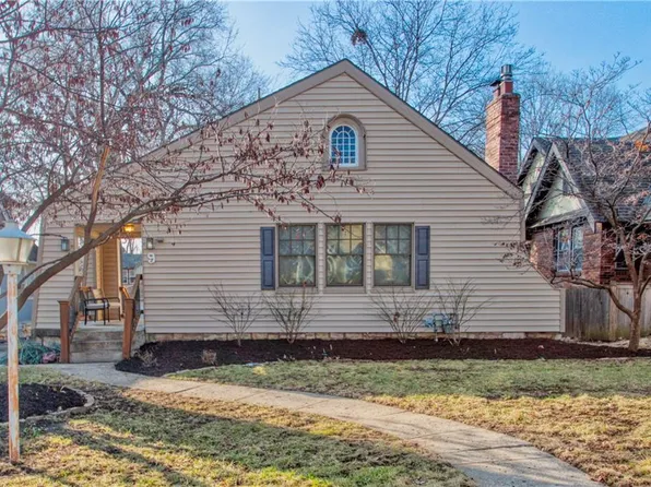 9 E Dartmouth Rd, Kansas City, MO 64113