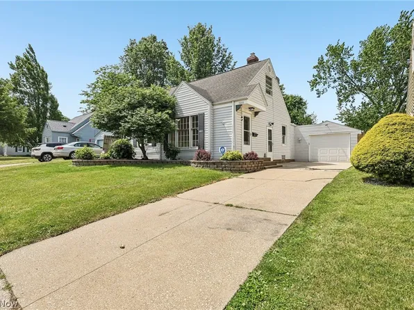 1666 Thornapple Ave, Akron, OH 44301