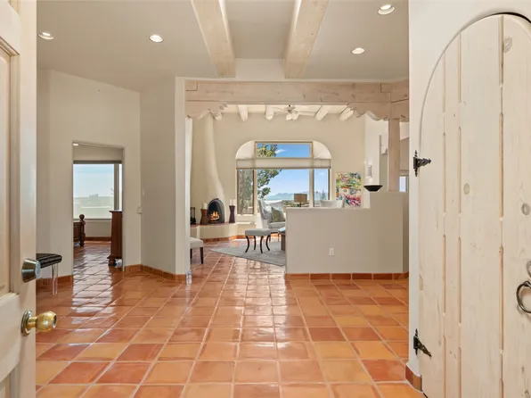 28 Camino Caballos Spur, Lamy, NM 87540