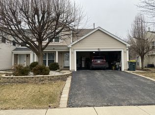 712 Legends Dr, Carol Stream, IL 60188