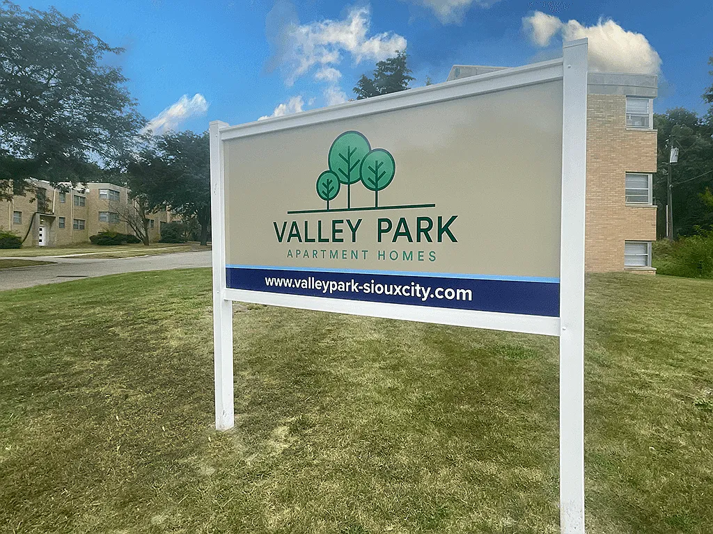 Valley Park Apartments — Photo 4