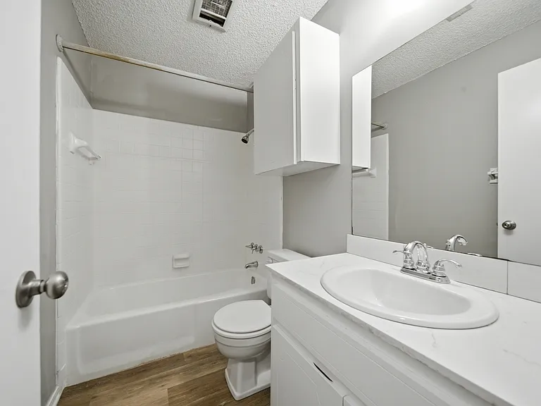 2013 W Fulton St — Photo 15