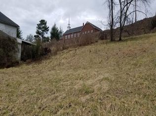 231 High St NW, Abingdon, VA 24210