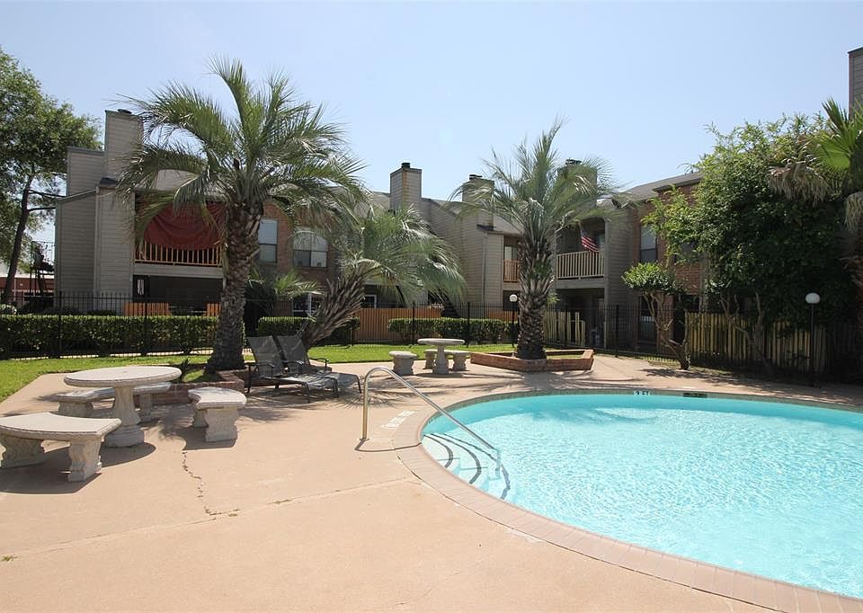 1st image of 16111 Aspenglenn Dr APT 102