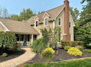 11 Johnsdale Ter, Hilton, NY 14468