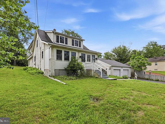 2nd image of 316 River Rd