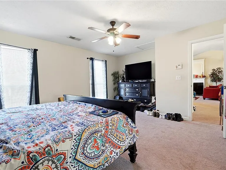 1027 Alford Xing — Photo 15
