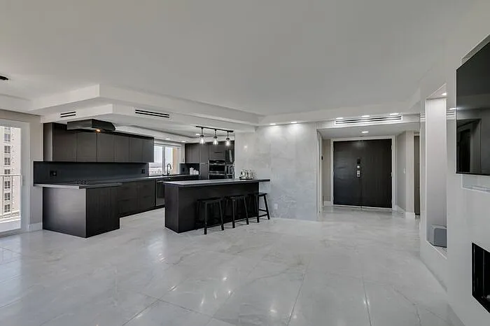 205 E Harmon Ave #1012