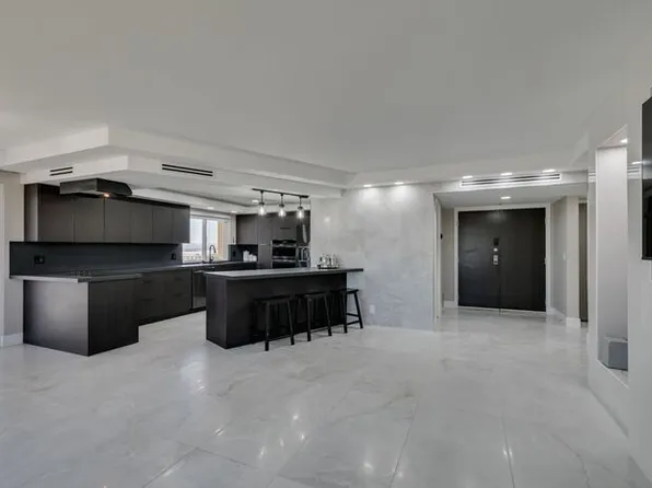 205 E Harmon Ave APT 1012, Paradise, NV 89169