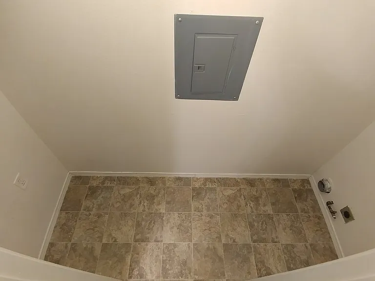 1017 Alvarado Dr SE — Photo 11