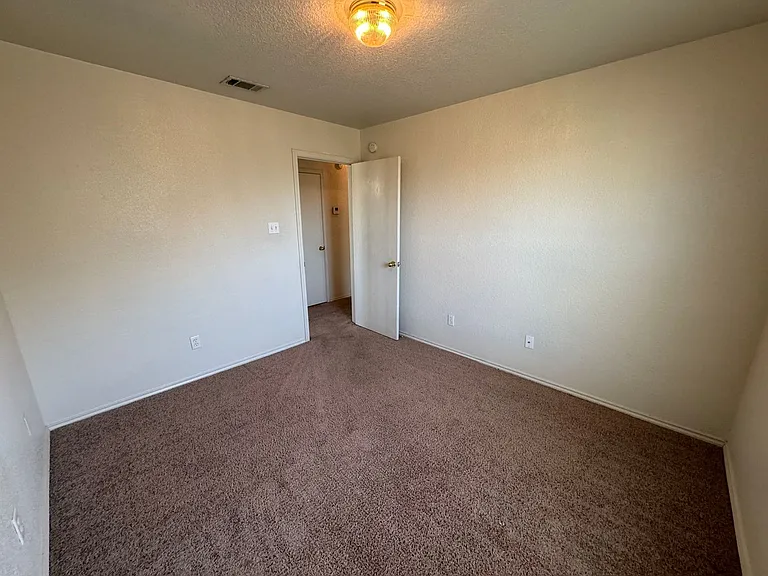 2801 Alma Dr — Photo 12