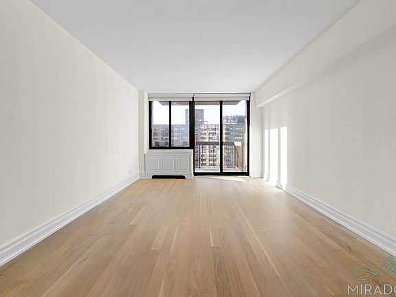 4th image of 145 W 67th St APT 37J