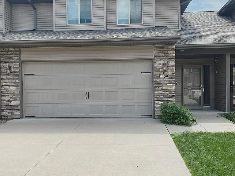 1459 Marilyn Dr — Photo 1