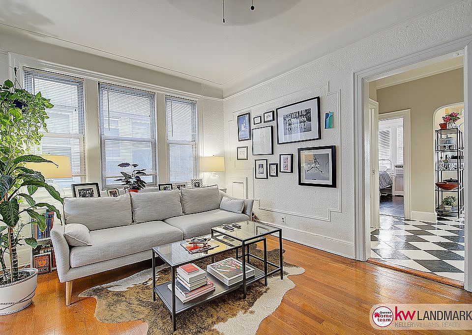 1st image of 25-47 42nd St